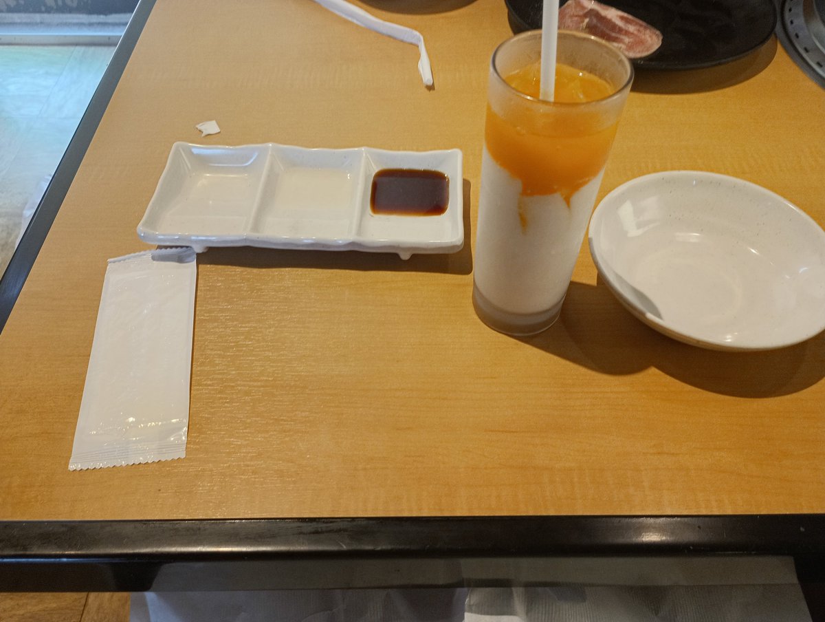 8game2_'s tweet photo. いつメン5人で焼き肉きんぐ行きました(≧∇≦)b
食べ過ぎて｢牛殺しのせいちゃん｣開眼したかも。
雑談しながらの食事は楽しいね🥰 https://t.co/DE1Cr6SeS1