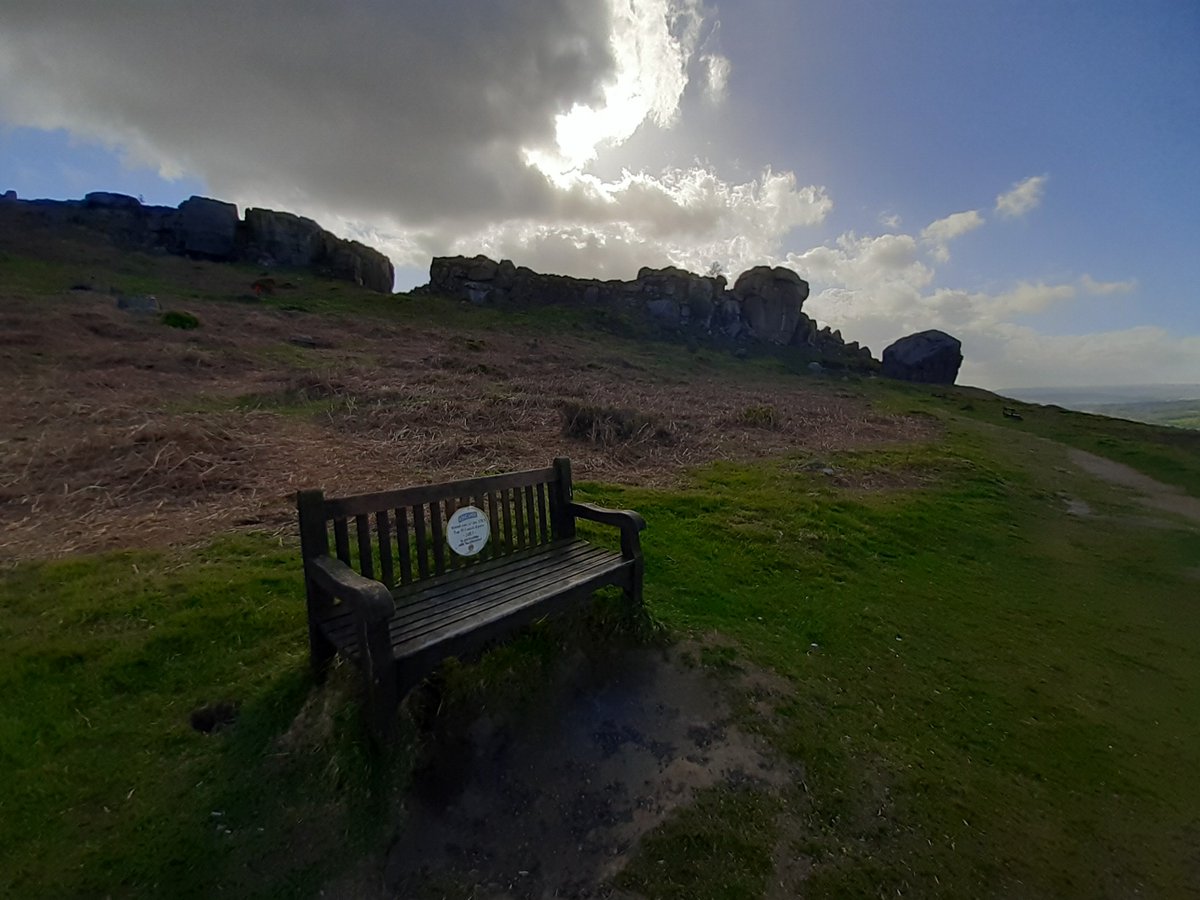 gregwrightYP's tweet photo. Greetings from the best place on earth. #yorkshireday #Ilkley @yorkshirepost https://t.co/82vYVLNyfo