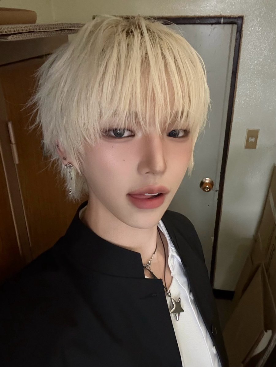 bluered_dn's tweet photo. 우리반 양키 주머니에 손넣고 다녀서 무서웠는데 주머니 속에서 와뿌볼 주무르고 있더라 멧차카와이이이..♡ https://t.co/l6sLWyfFB0