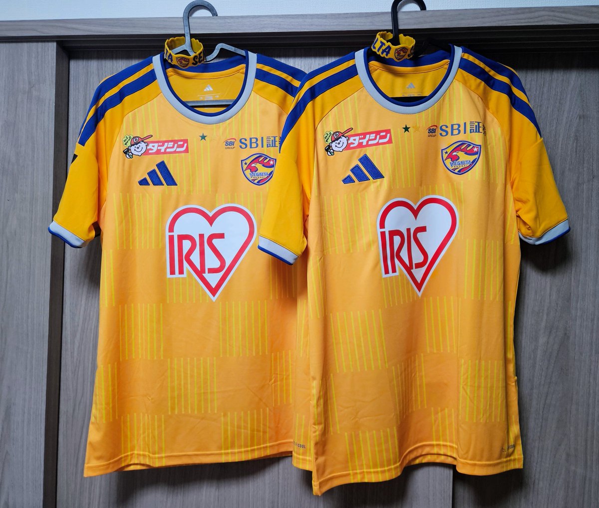 sochi_yahaa's tweet photo. ベガルタ仙台💛💙

ついに新ユニきたー！！！

かっこい！

大事に着ます！

開幕戦楽しみやなあ。
#VEGALTA https://t.co/FxegM69O1x
