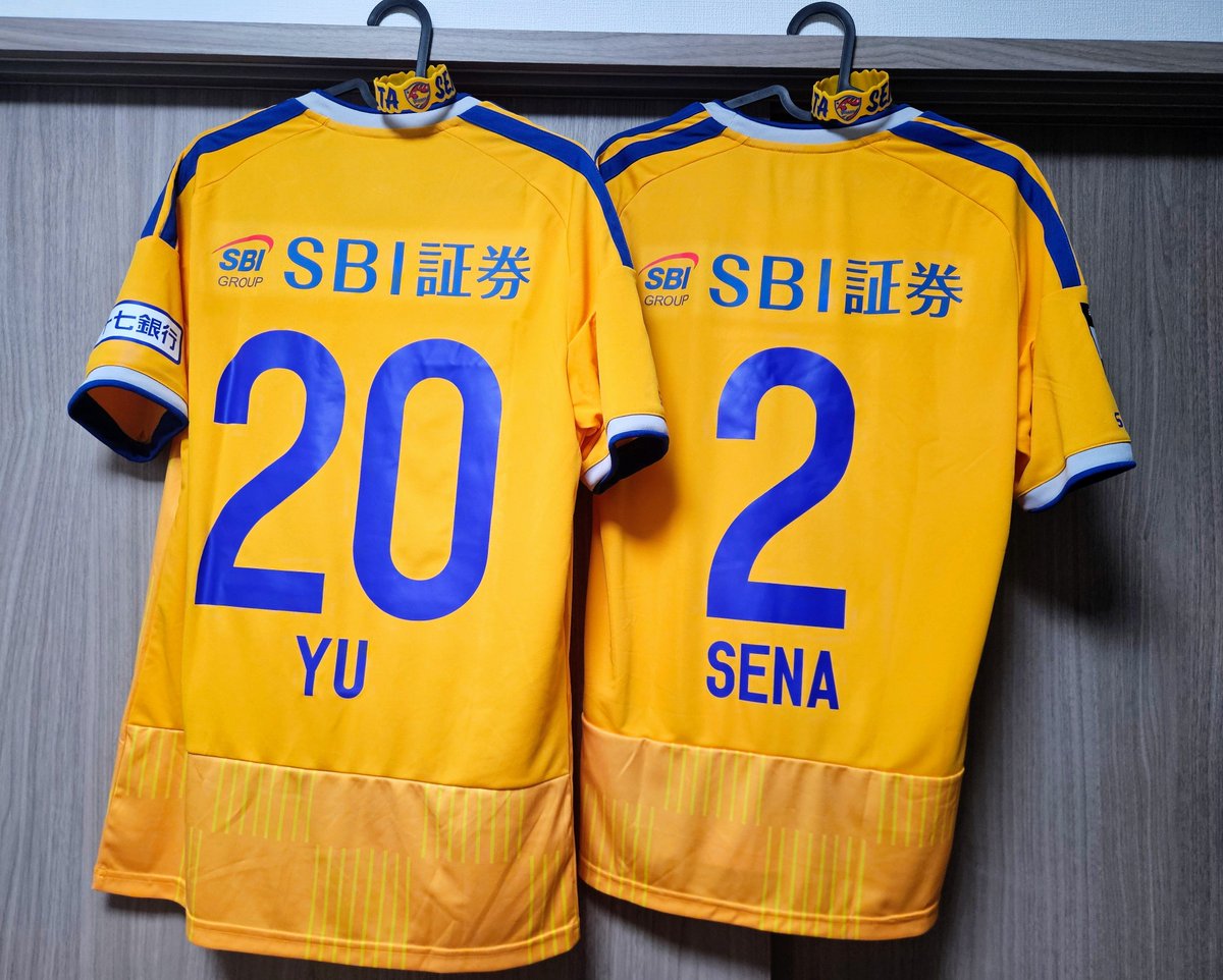 sochi_yahaa's tweet photo. ベガルタ仙台💛💙

ついに新ユニきたー！！！

かっこい！

大事に着ます！

開幕戦楽しみやなあ。
#VEGALTA https://t.co/FxegM69O1x