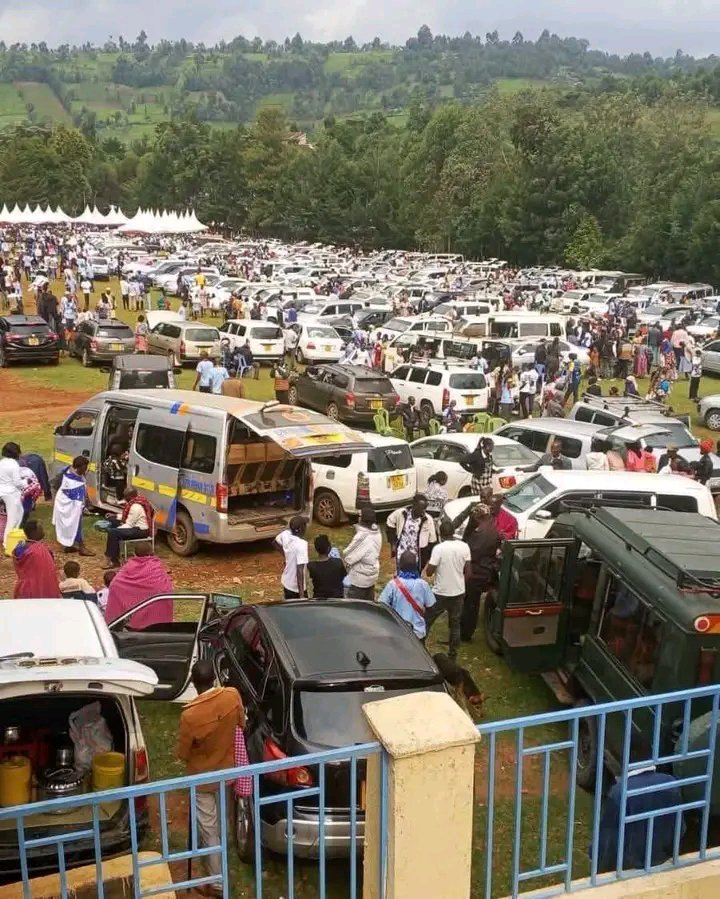 lynoxanzweni's tweet photo. Kumbe Kila mtu Ako na probox na vile hua mnaichukia https://t.co/D9tkNuSWoE