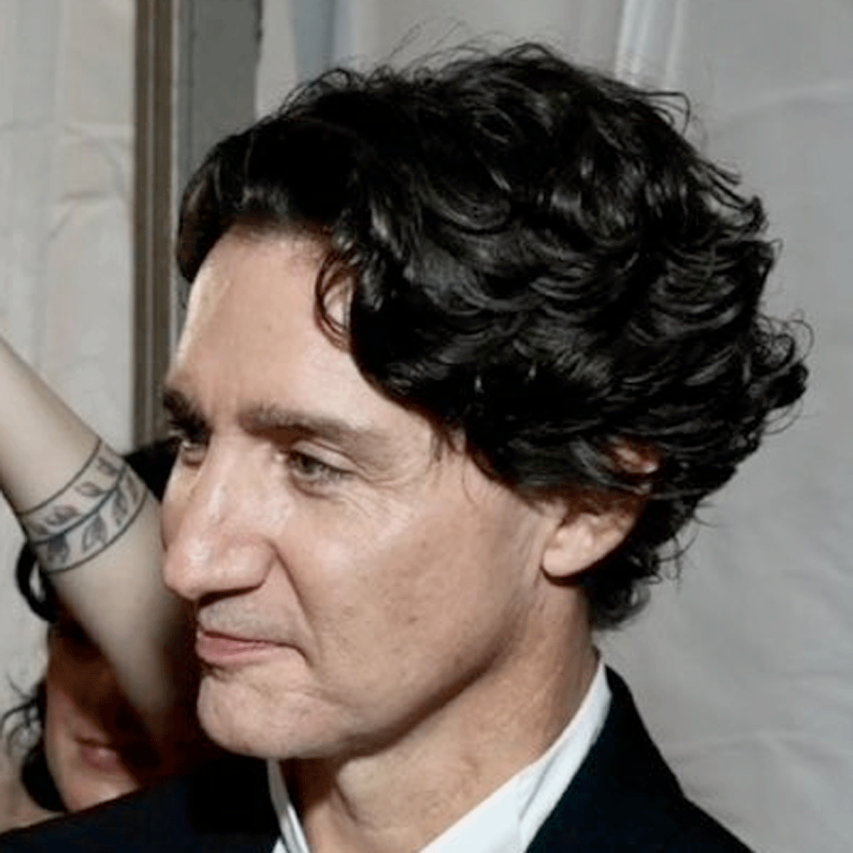 gr8northmedia's tweet photo. this Neo-Libtardian clown shouldn’t be enjoying life  while canadians pay for his political evils . He should be arrested immediately!!!! https://t.co/lab4zOm0tK