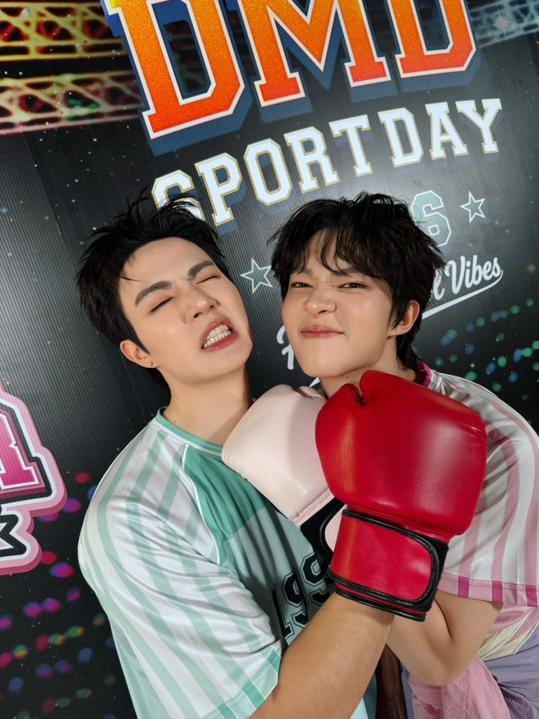 AfternoonZeeNew's tweet photo. ศึกนี้ไม่มีหมัดฮุก มีแต่หมัดฮักอีหลี 🤏💕

ZEENUNEW x ZON SUSU 
#กีฬาสีซีนุนิวสุดเจ๋ง

DOMUNDI SPORTS 2026
#DMDSportsDay2026

@zee_pruk @CwrNew
꒰ #ZeeNuNew #ซนซน ꒱ https://t.co/0XUtLkqLqJ