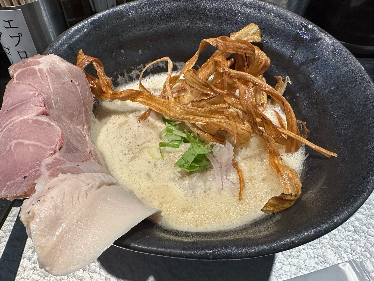 misago125's tweet photo. 鶏soba座銀
鶏soba味噌

鶏と味噌の出会い、味噌の濃い味とクリーミーな甘さが合わさりかなり美味でした(｀・ω・´)ﾉ🍜

このスープで鍋をしたい‼︎ https://t.co/EBeICP3fEh