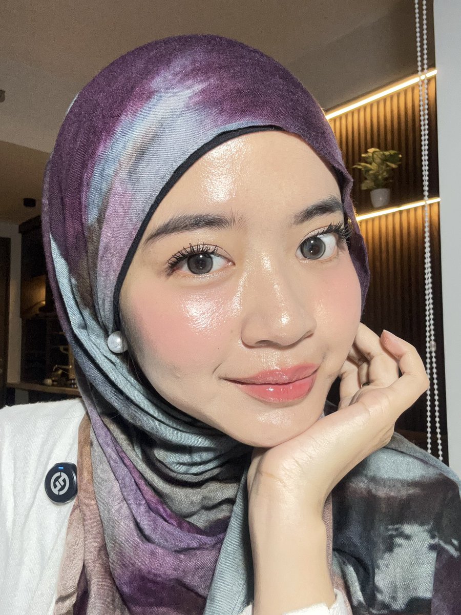 kforkinsley's tweet photo. SKINTINT I DON’T REGRET BUYING :

Selalu masuk top 3 best skintint, cocok buat oily &amp; acne-prone skin, hasilnya ngulittt banget https://t.co/3kHgb3lRG7