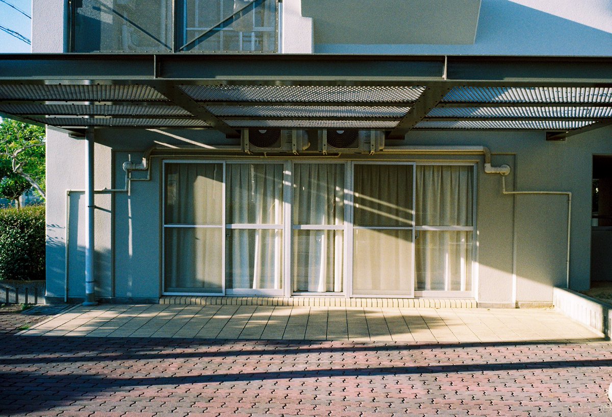 kyouyamaguchi's tweet photo. Stories in Passing.
Leica M4 / Various Films. https://t.co/YCEC0bcqco