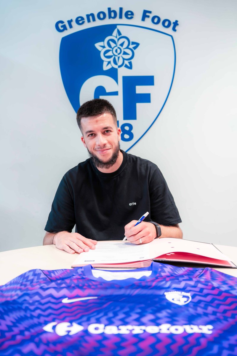 GF38_Officiel's tweet photo. 𝐓𝐡𝐞́𝐨 𝐁𝐨𝐫𝐧𝐞 𝐞𝐬𝐭 𝐆𝐫𝐞𝐧𝐨𝐛𝐥𝐨𝐢𝐬 ! 🔵⚪️

🔗 Retrouvez l’article complet sur https://t.co/WWTkCZHVsT !

#GF38 #EnsembleGagnonsLesSommets https://t.co/N992kenKvk