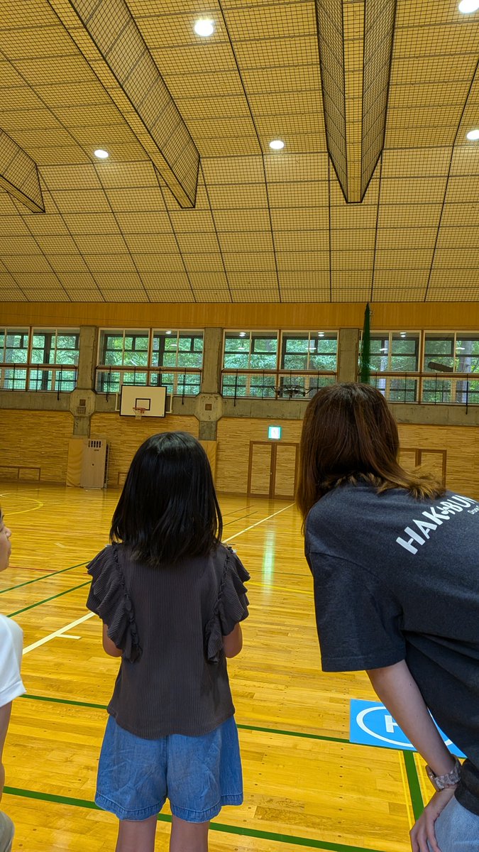 Hakobune_drone's tweet photo. 檜枝岐村「真夏の雪まつり」のドローン操縦体験会のスタッフHAKOBUNE のメンバーが担当しました。

たくさんの子どもたちが楽しそうに体験してくれました✨️

明日も10時から15時まで、交流センターの体育館で実施します🙇‍♂️

#HAKOBUNE
#檜枝岐村
#真夏の雪まつり
#南会ドローン中学校 https://t.co/idF1KkoBmC