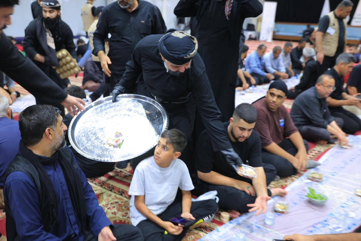 GANAT313's tweet photo. حين تكون خدمة الحسين ع نابعة من وعي وايمان وثبات على المواقف تكون هذه هي النتيجة
من جمع كل الاكياف في مضيف ال الصدر الكرام وبذل كل جهده لاعطاء هذه الخدمة حقها من جهد واموال وطعام واماكن للراحة،

 مضيف ال الصدر الكرام سيبقى عنوان للخدمة الحسينية .

#تقبل_الله_منك_يا_حفيد_الحسين

. https://t.co/ETGEZ71pbA