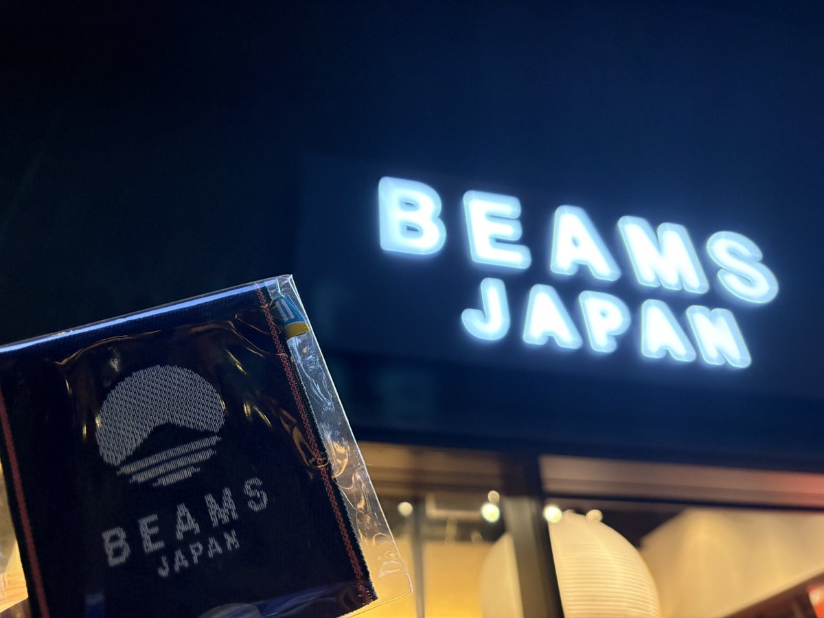 lemon25kani's tweet photo. たまたま寄ったビームスに
京都verあった
祇園にもある情報をゲットしたので
京都市内をランニング https://t.co/wyJCHv3PQ9