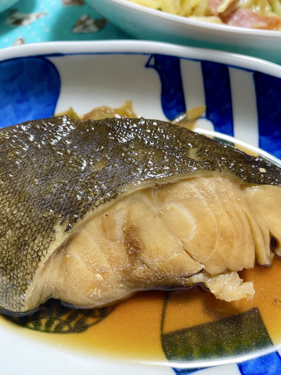 yukke004100's tweet photo. 今日の夜ごはん🍚

じゃがいもの細切り炒め
(じゃがいも、玉ねぎ、ピーマン、ウインナー)
銀鱈の煮付け

冷やしトマトは湯むきまで体力が持たず断念😂💭

#おうちごはん #夜ごはん #夕飯 #夕食 #晩ごはん #dinner #cooking #じゃがいもの細切り炒め #銀鱈の煮付け #自炊 #自炊女子 #料理 #家庭料理 https://t.co/QpcaDznx0N