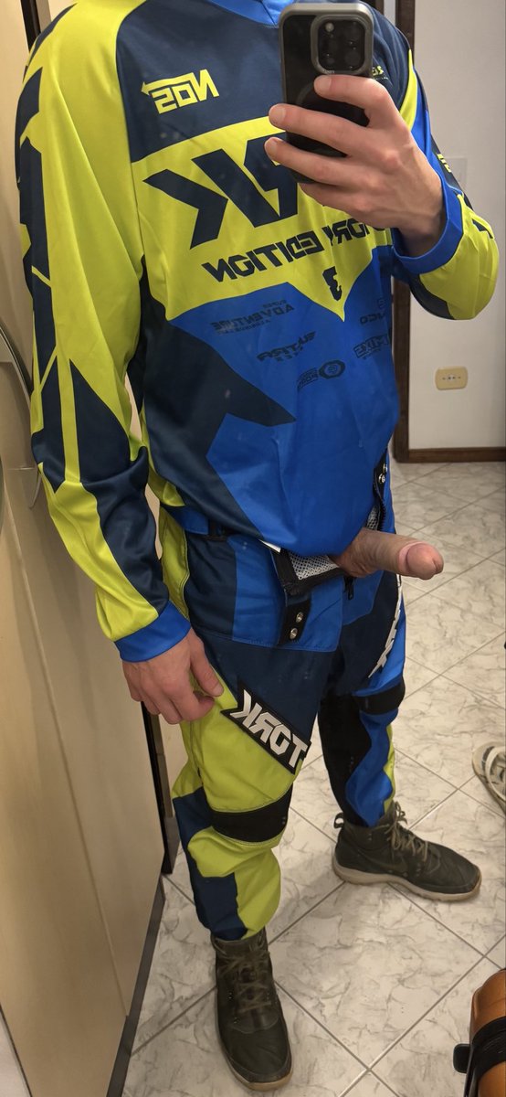 naughtyfrien's tweet photo. πππ
#mxgaygear #geargay #mxgay https://t.co/EiBWpZ5Fni