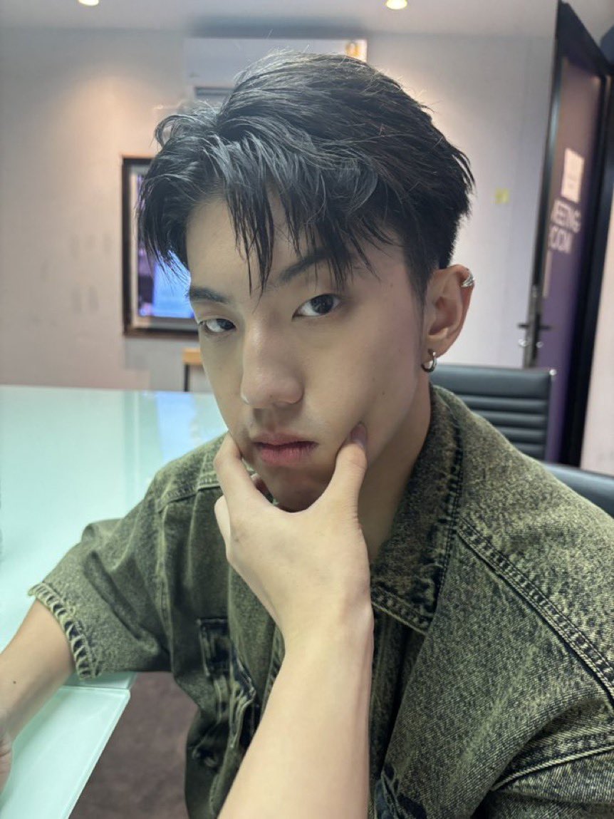 lilheartriki's tweet photo. เคนเหนสตรพอลได้ยัง
                                                     ลบได้ยัง https://t.co/KgvtBa0kfg