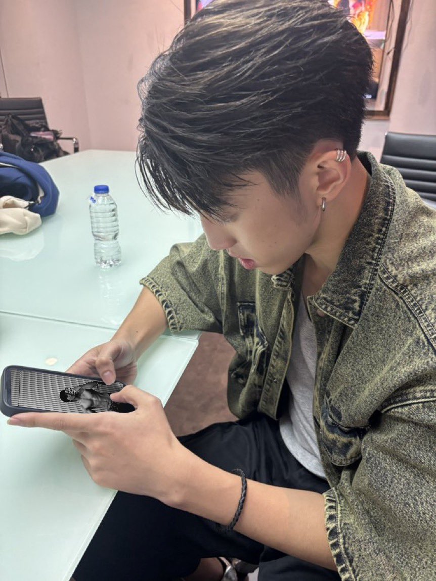 lilheartriki's tweet photo. เคนเหนสตรพอลได้ยัง
                                                     ลบได้ยัง https://t.co/KgvtBa0kfg