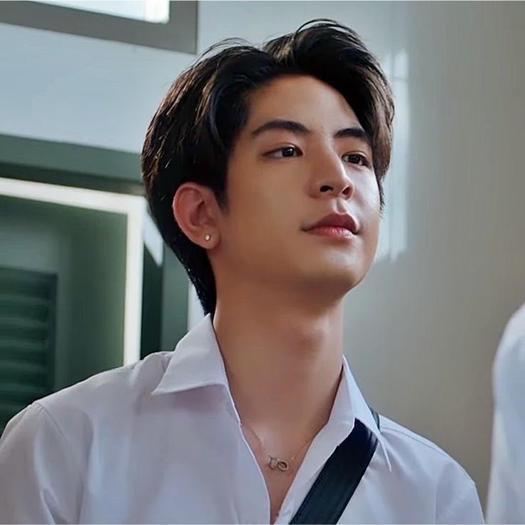 moonserein_'s tweet photo. HOW DOES HE DO THAT???? every single character has a completely different vibe and he somehow disappears into every single one of them. LIKE??? HOW??? that’s the actor you are sea dechchart

#sea_ta_lay https://t.co/0wxfukKIiX