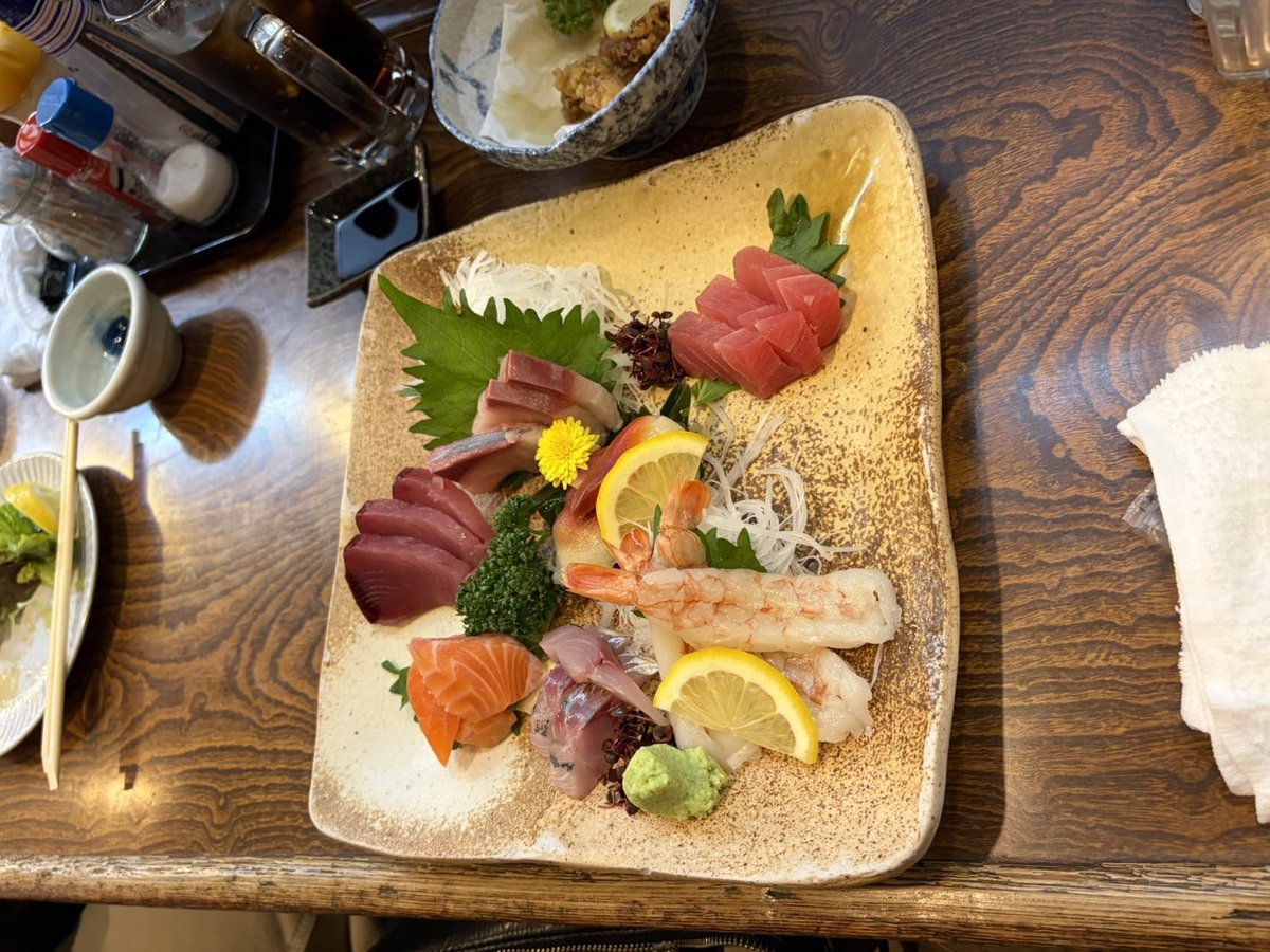 kenken4983's tweet photo. 下の娘　就職して2年目夏、初めてボーナスをいただきました😊

そのお金で私と嫁はんをご飯に連れて行ってくれました😭　ごちそうさま　ありがとうね☺️

よう頑張ったなぁ👍 https://t.co/5yOsCyjeK6
