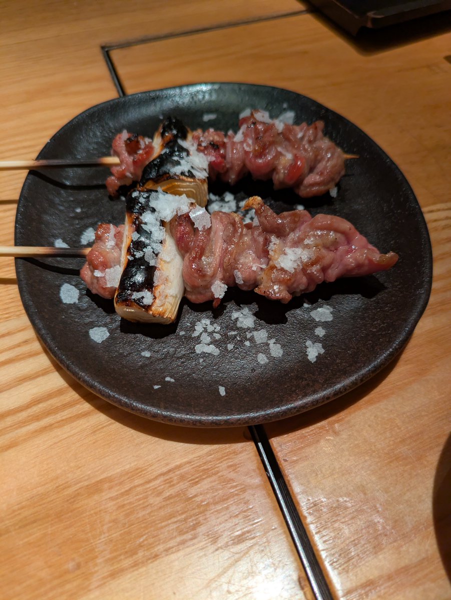 Miasmachen's tweet photo. 鴨せせりの炭焼きと鴨つくねのおでん。おでんのお出汁がめちゃ美味しい。 https://t.co/ee3Nk7Am3o