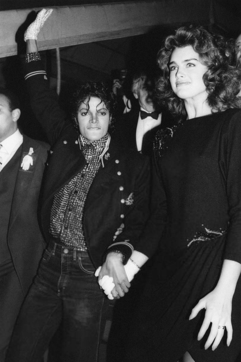 michaelzzip's tweet photo. Michael Jackson &amp; Brooke Shields, 1984 https://t.co/SZsQccYUZ1