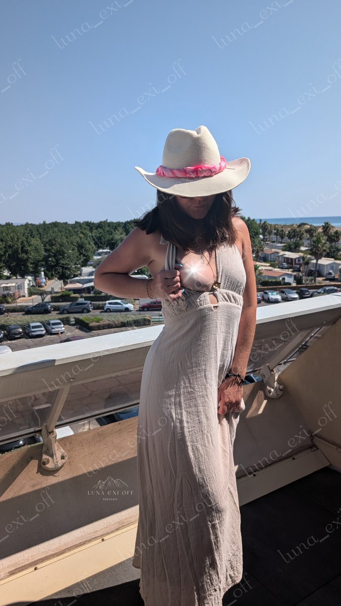 luna_exioff's tweet photo. Ça fait bizarre de remettre des habits 😂 
#abonnetoi #RT 

@Body_Art_be_fr @AmatriceFr @FrancaisesSexy @SpicyGirlsNSFW @lafrancecoquine @hotmodelsOMG @nofacemodele @OrgasmicGroup @PartageDefiHot @EllaNut5267 @Jlcoquine @BoobsDiscret @up_crea @LesdefisdeGlam https://t.co/VVplaVhgCM