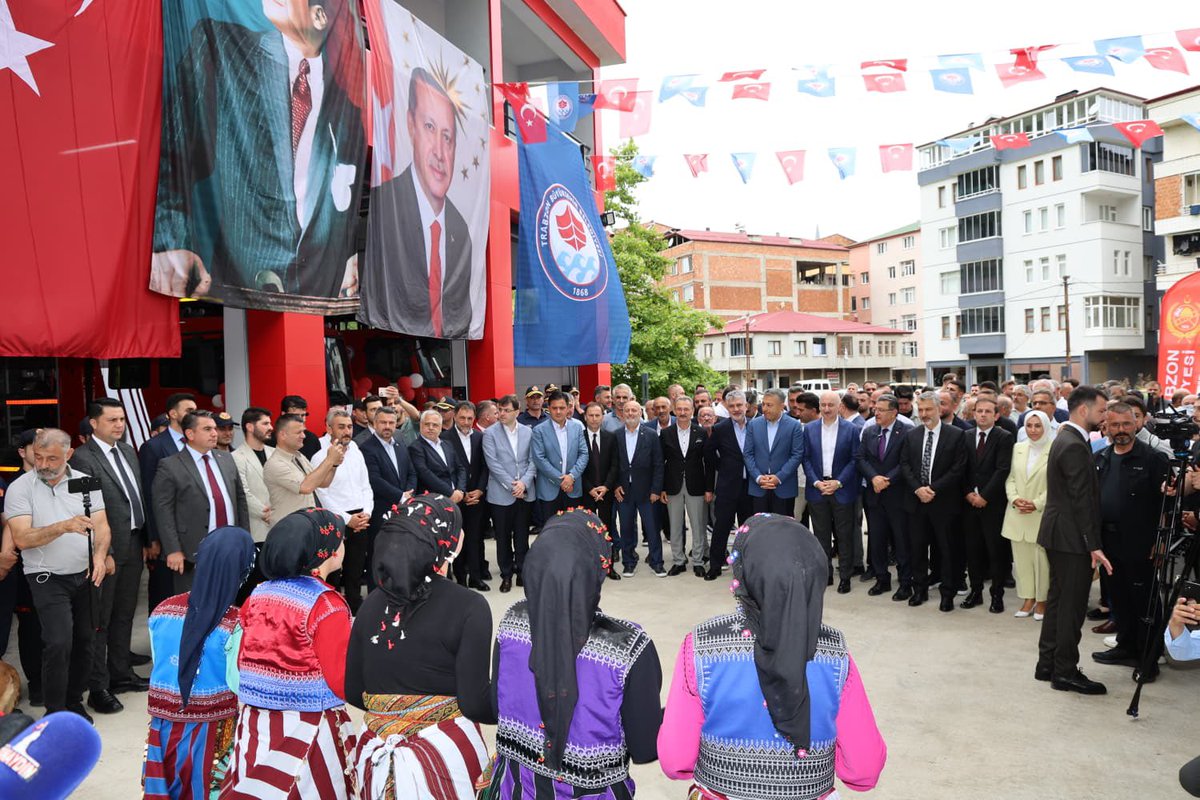 akaraismailoglu's tweet photo. Çarşıbaşı İtfaiye Grup Amirliği Hizmet Binası Açılış Töreni’ni, hemşehrilerimizin geniş katılımıyla gerçekleştirdik.

Afetle mücadele kapsamında ilçelerimizin ihtiyaç duyduğu hizmet binalarını vatandaşlarımızla buluşturmaya devam edeceğiz. 

Hemşehrilerimize hayırlı, uğurlu olsun.

📍Trabzon