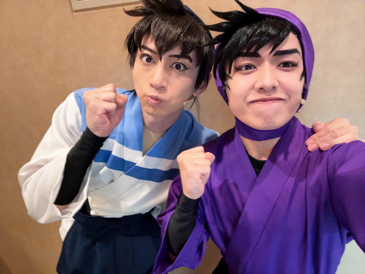 kengouhata's tweet photo. ･
#忍ゲキ 8日目夜公演💚
ご来場、ご視聴いただきました皆々様、
誠にありがとうございました！！！

今作でも沢山お世話になっている
土井先生一洸さん♠️

明日も昼夜2公演！
よろしくお願いします🔥 https://t.co/St7RsSAXj1