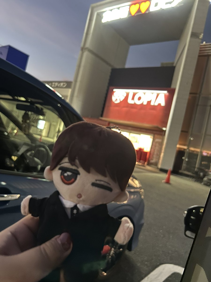 pisnsnl's tweet photo. キテ昼公演でロピアいいよねってたいこ〜が言ったのでね、買い物して帰るよ https://t.co/EaQtSPbvIR