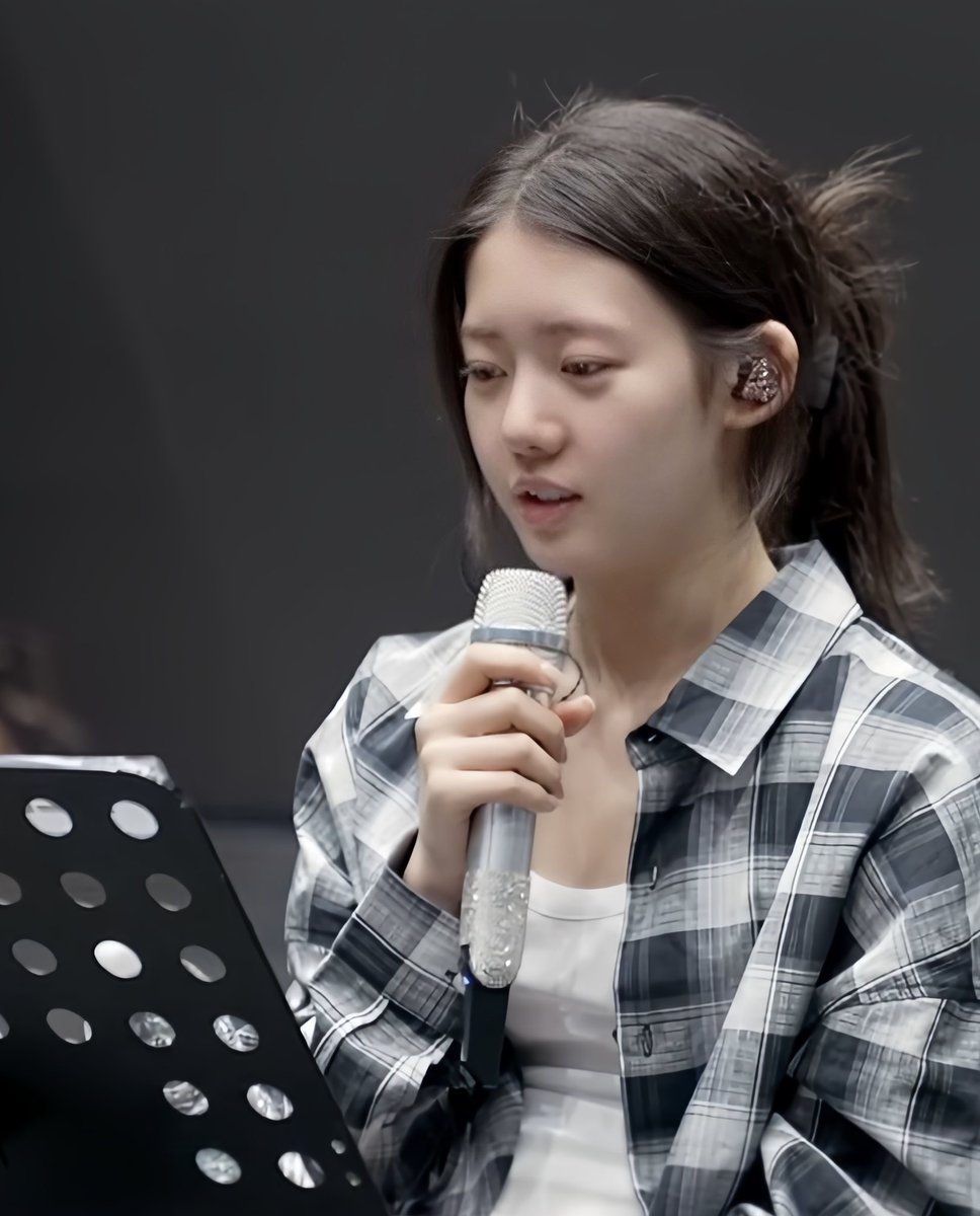 dainhearteu's tweet photo. น้องโรร่าหน้าตาดีมากอะ เหมือนอาบน้ำวันละสิบรอบ https://t.co/cJRXBxtpD3
