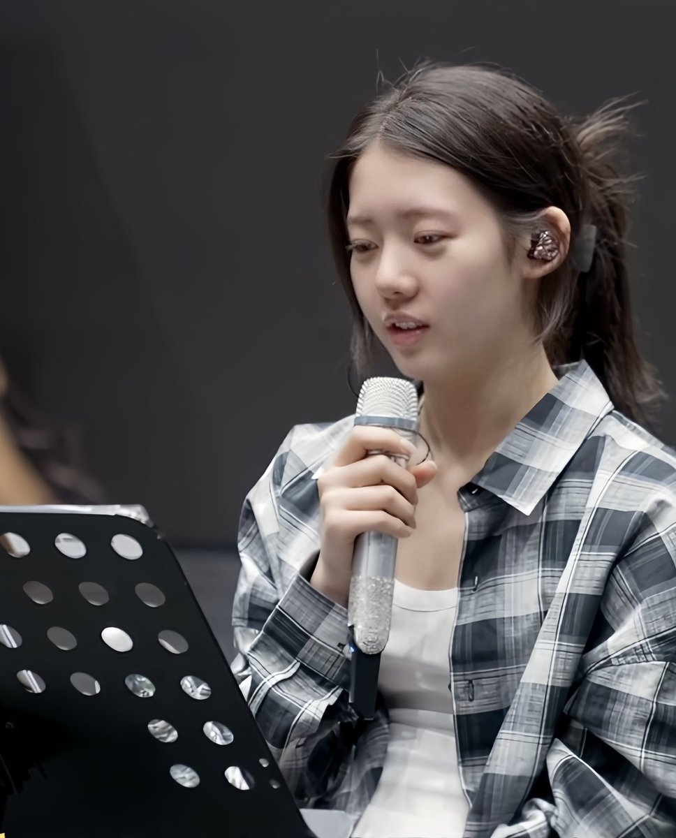 dainhearteu's tweet photo. น้องโรร่าหน้าตาดีมากอะ เหมือนอาบน้ำวันละสิบรอบ https://t.co/cJRXBxtpD3
