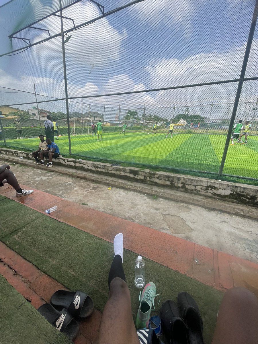SonofLife97's tweet photo. As dem comot my set I just Dey observe for outside as other sets Dey play, guyyy be like we Dey play for Abuja o, mahn proper ballerz full Lagos abeg!!!😂 ⚽️. https://t.co/wod4DylSaz
