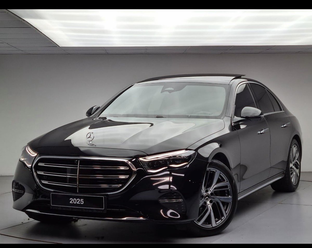 Kriptocum4's tweet photo. Mercedes E180  (2025 Model )
BMW 520 (2025Model)
Tercihin Hangisi Olurdu ?
Bu iki aracıda deneyimleyen varmı ? https://t.co/33C8bnFaPO