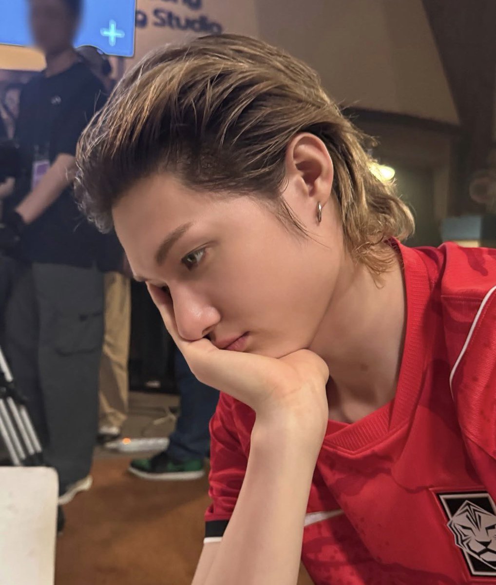 itstimetoacai1's tweet photo. i need him to stick to this pose forever omg https://t.co/W6uizqreGL
