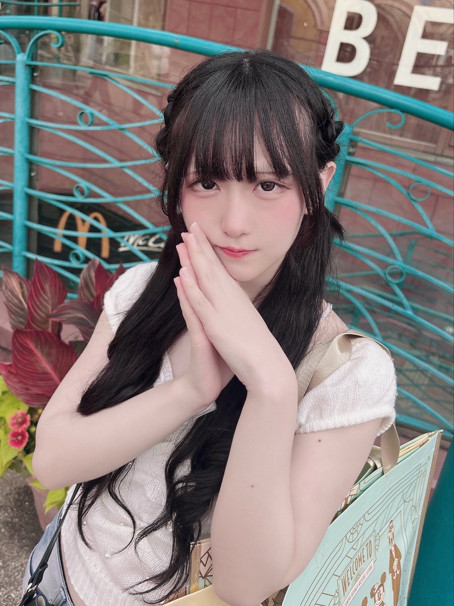 Hato_Gohan's tweet photo. 目に光が入らない系ろり㌠好きですか、？

※これでも加工してる https://t.co/WmlJ2Sranf