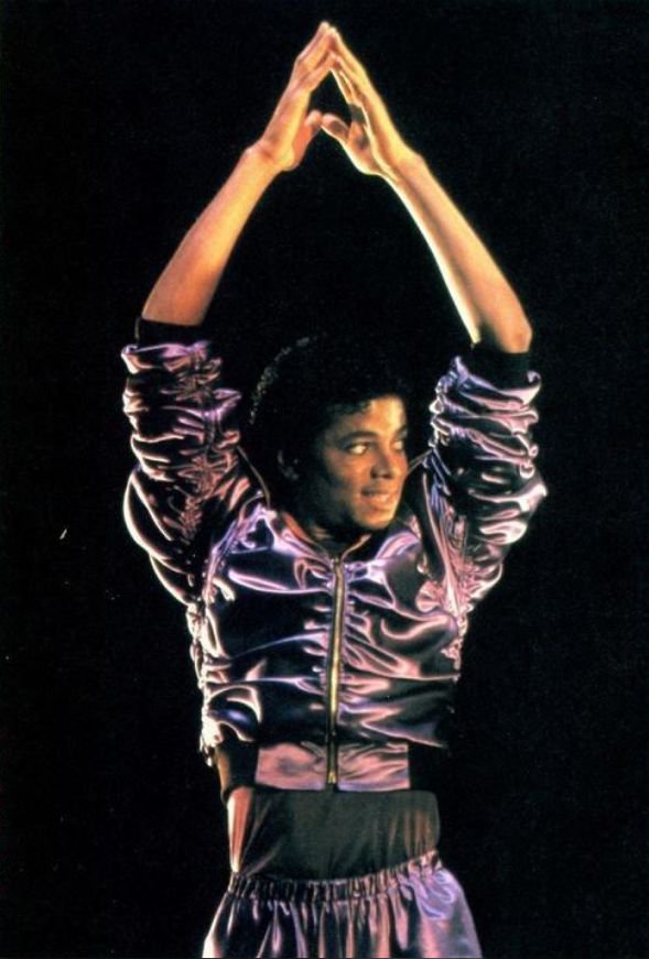 ilmjsm_'s tweet photo. Big hands and small waist https://t.co/NNidYMhs9M