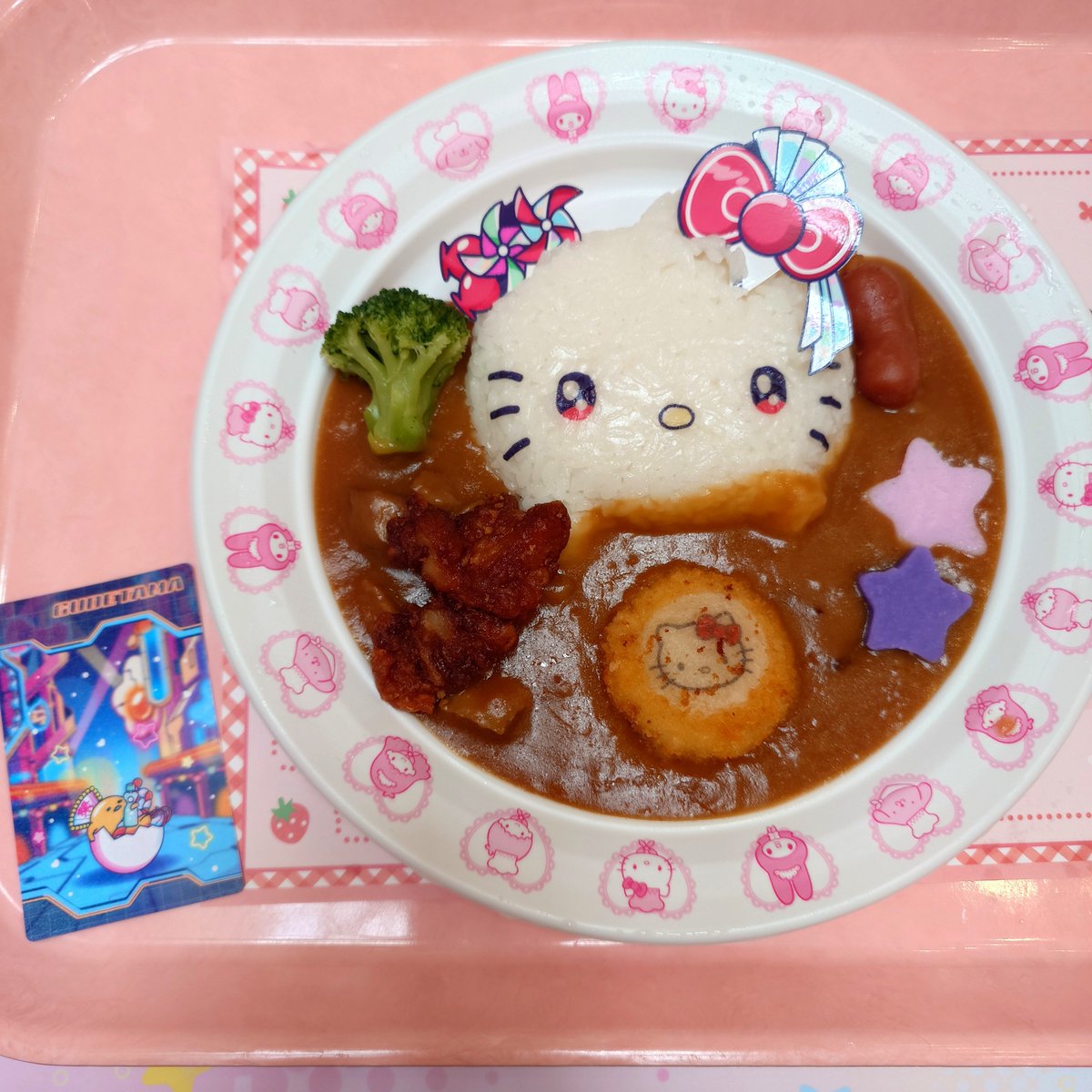 K_Rukastory's tweet photo. 東京に泊まりの用事があったので、#サンリオ の株主優待でピューロランドに行ってきました🎶
​ひとりで行くにはちょっとハードルが高かったかも…と言いつつ、しっかり課金してキャラグリ満喫🍮🫶
​帰りは #コークオン ジョージアと #クリレス ジャンフランソワのパンを食べながら帰宅💨

​#株主優待 https://t.co/Iy4QZdM0Dy