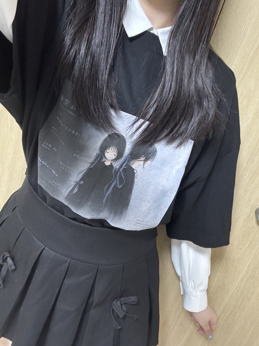 esolagotoinfo's tweet photo. 「欠片衣音Tシャツ」

12/5･6 下北沢で展示販売予定
#モード系 #ファッション #ハンドメイド #リボン #絵空衣音 https://t.co/27MHmTN5ox