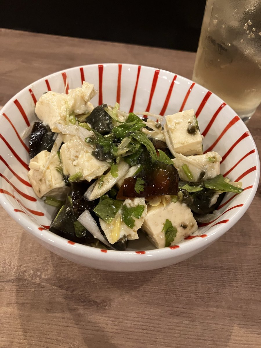 ksatto43's tweet photo. ピータンとパクチーを和えた、
冷奴サラダ。うまいよー
#machar https://t.co/Ewdkz4spF7