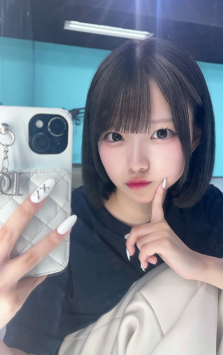 seramint_mme's tweet photo. 黒髪ボブになりました♡ https://t.co/IgIdHNhAb0