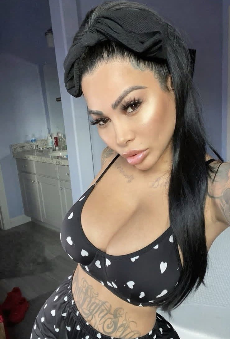 brittanyi63's tweet photo. It’s my free time who wants a private photo 💦💧🍆🍑🍒 https://t.co/KpiYuv8ElZ