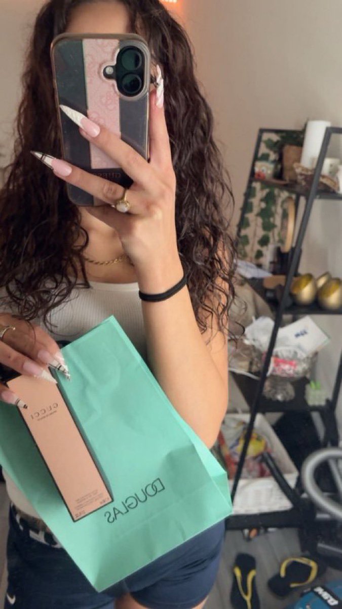 _NisaNicky07's tweet photo. Approach me and I will cut off your balls

I’m feeling bratty 

#findom #femdom #castration #ballbusting #paypig #blackmail #sissy #cuck #US #cashmeet #session #nsfw https://t.co/CNkKahUM4w