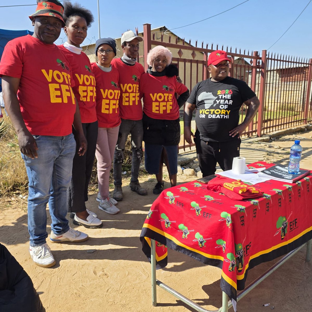 EFF_FreeState's tweet photo. 📍 TODAY📍

EFF Mayoral Candidate for Matjhabeng Local Municipality,  Fighter Thomas Macingwane at Lehakwe Primary School VD in ward14 with the EFF Councilor rCandidate and ground forces.

We call on the residents of Ward14 to go out in their numbers and #RegisterToVoteEFF https://t.co/UTKrEealeJ