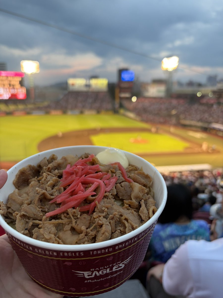 HENNO_56_'s tweet photo. @JING_BASEBALL 村林の生姜焼き丼まーーーじで美味いです https://t.co/7Aqd4JIdNB