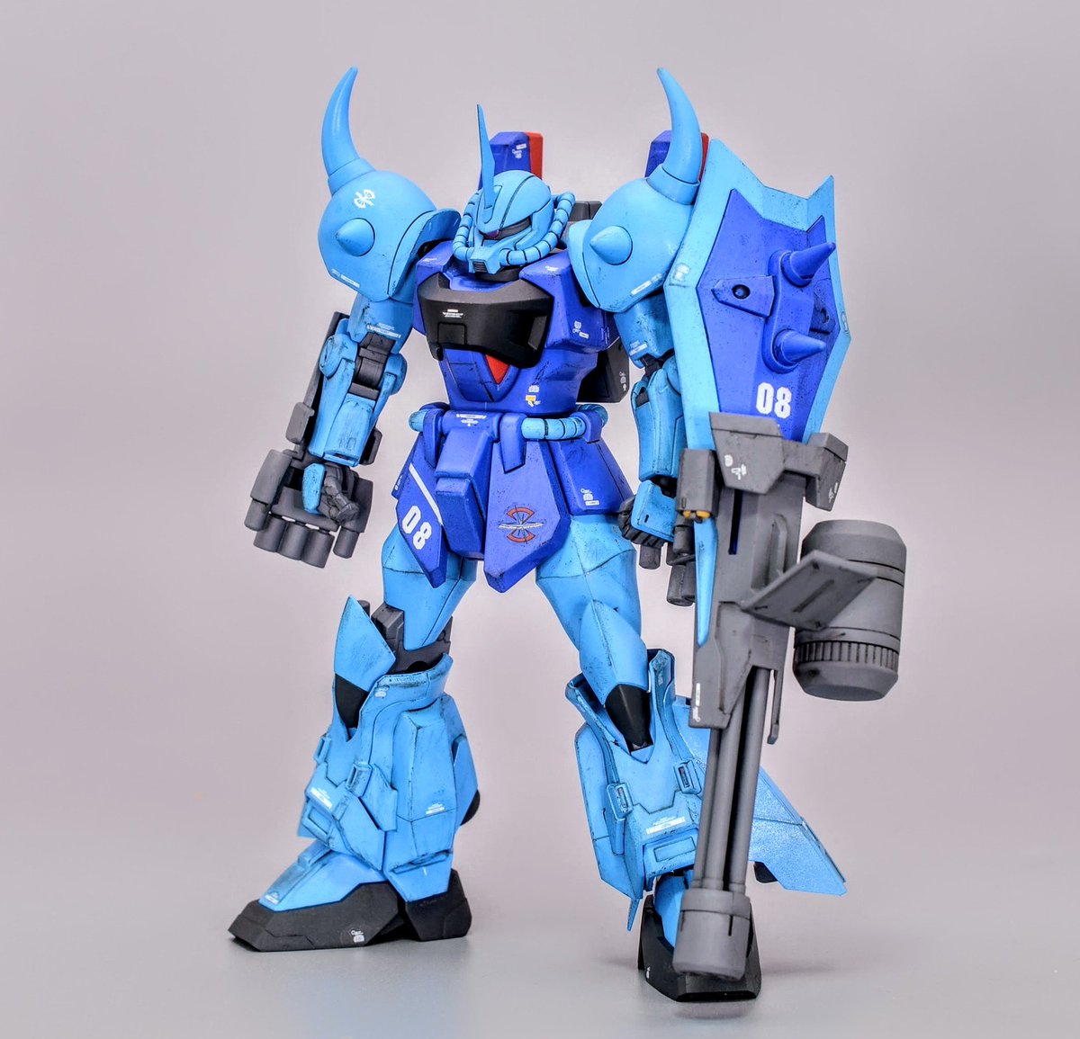 O15RXnhQL8nvfYW's tweet photo. 「こいつは⋯エースだ！」
HGCE 1/144 グフイグナイテッド改造
【グフイグナイテッド・カスタム】
完成しました！

グフイグナイテッドに陸戦特化型のカスタムタイプが存在したら⋯という設定で製作しました
ガトリングシールドやワイヤーアンカータイプのヒートロッドも再現しました
続きもどうぞ！↓ https://t.co/Oxz2yzsOnL
