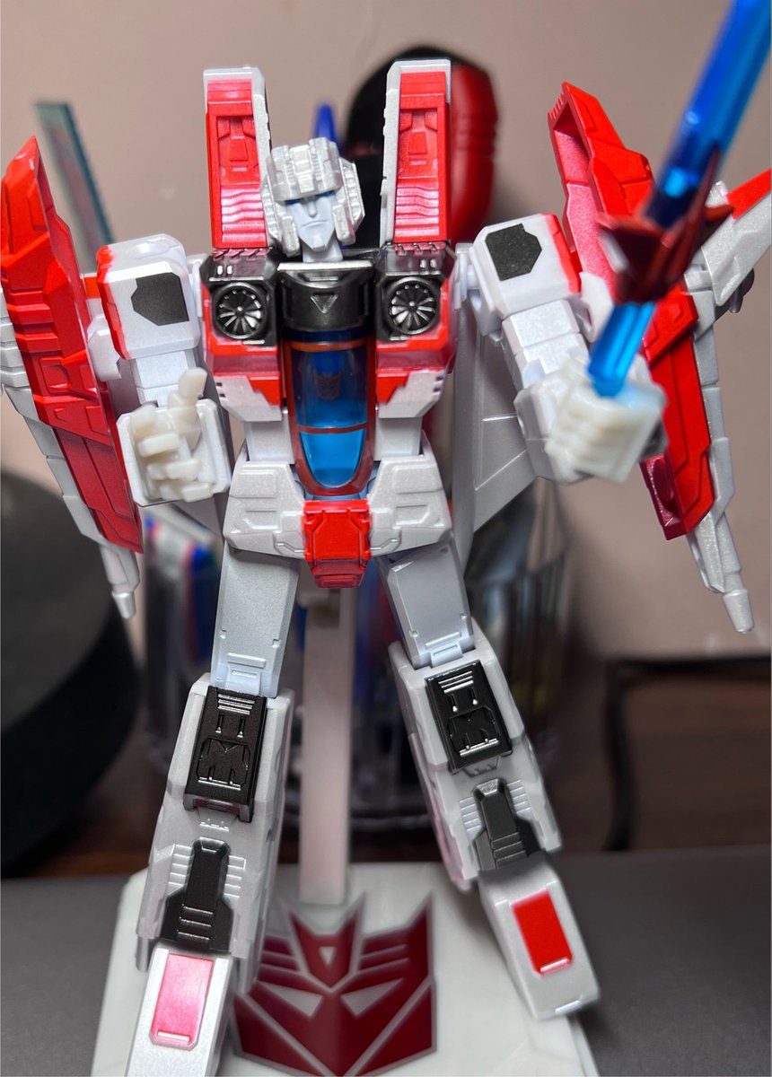 blu_cheese8's tweet photo. Welcome home babyyy #starscream https://t.co/15xJSkmIFa