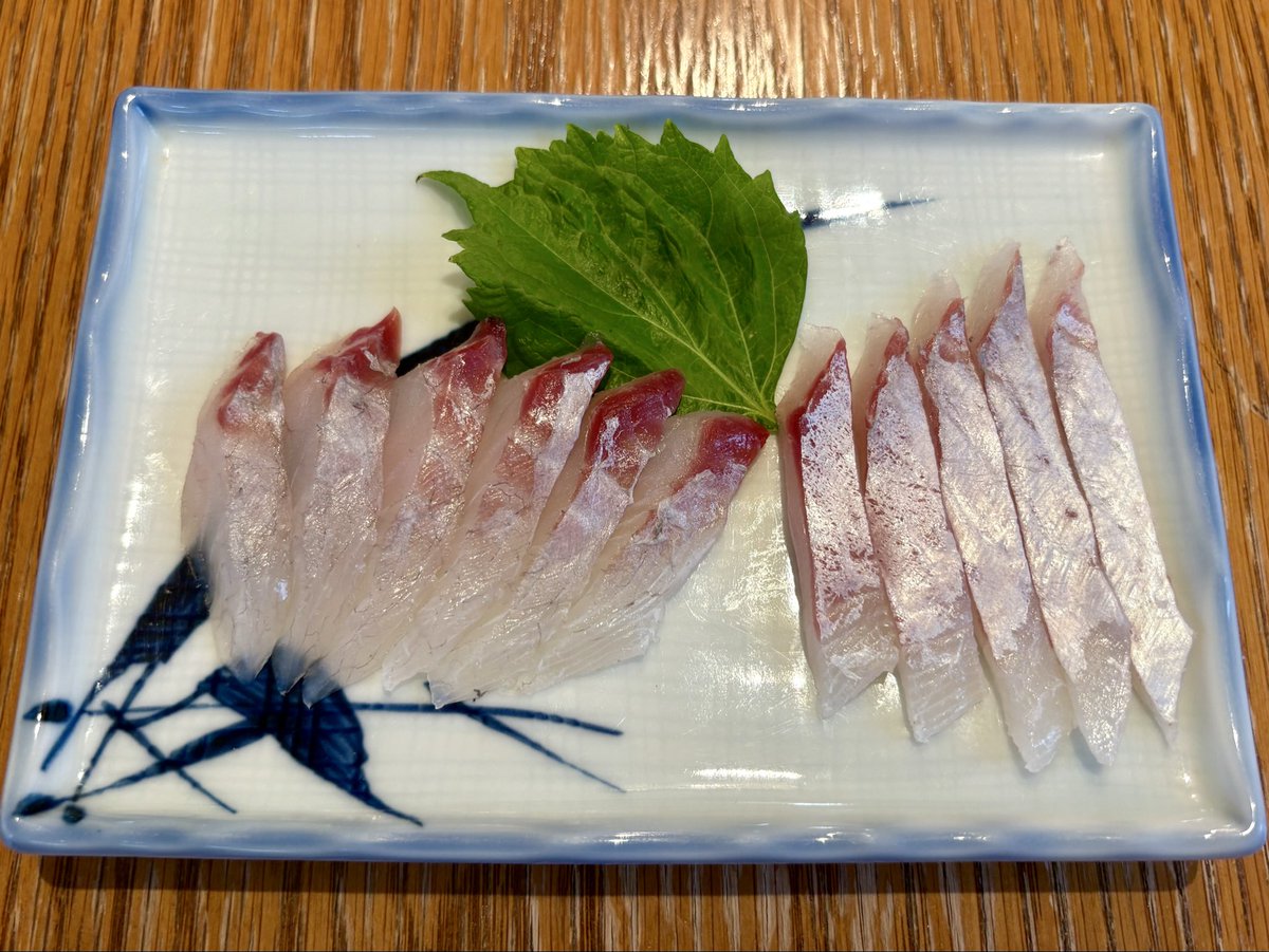 Barber_Tully's tweet photo. アイゴの刺身・セビチェ・島寿司

夏のアイゴは臭い子？
なーに言ってんだ、ふっざけんなよ～
産卵期のアイゴはさぁ、ご褒美なんだよっ！ https://t.co/8N4HODXeCZ