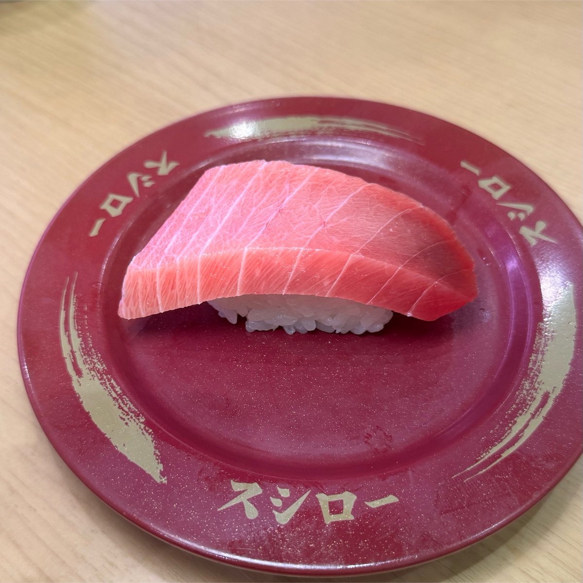 oohs00's tweet photo. คืองี้ SUSHIRO เดือนสิงหา มากินแค่ มินามิชูโทโระ ก็คุ้มละ ชิ้นหนาใหญ่ แทบจะละลายในปาก หรือเพราะมากินวันแรกไม่รู้ 5555 เซฟไว้เปรียบเทียบได้ https://t.co/kM5Zce9Ope