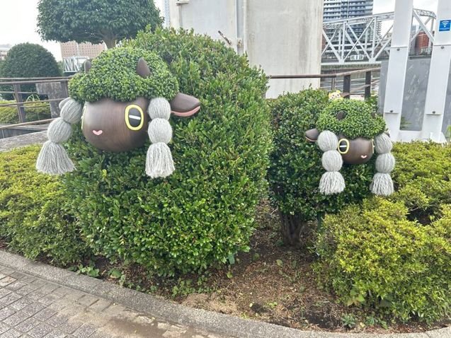 PokeDailyPost's tweet photo. love this wooloo bushes! https://t.co/cYGbfMszZz