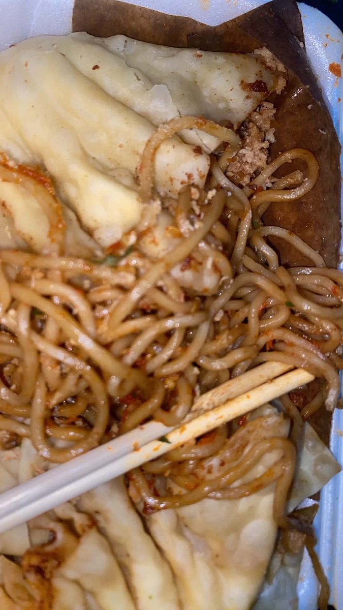 sleepissuez's tweet photo. Another mie date with beloved wifey. https://t.co/EIWz19QZTV