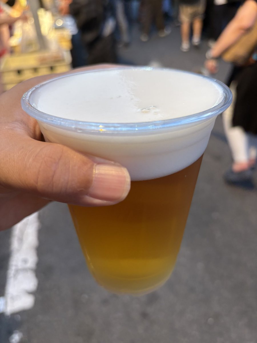 taropico1's tweet photo. 石山の夜市来たけど今年は美味しそうなものがなくて撤退 https://t.co/C9JHidQ12T