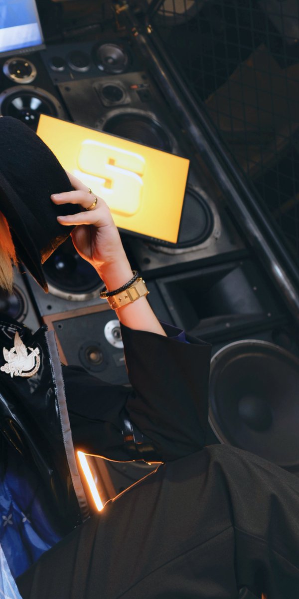 3nm_cos__'s tweet photo. ⚠︎︎𝙲𝚘𝚜𝚙𝚕𝚊𝚢
※横スクロール推奨!!!!
​─────​─────​─────
✧︎ Zenless Zone Zero ｜ヒューゴ ✧︎
​─────​─────​─────

「   モッキンバードより、心を込めて。 」

📸 @pencame__ 

#ZZZero     
#Hugo 
#ゼンゼロ    
#ZZZ https://t.co/etN6SmeCA9